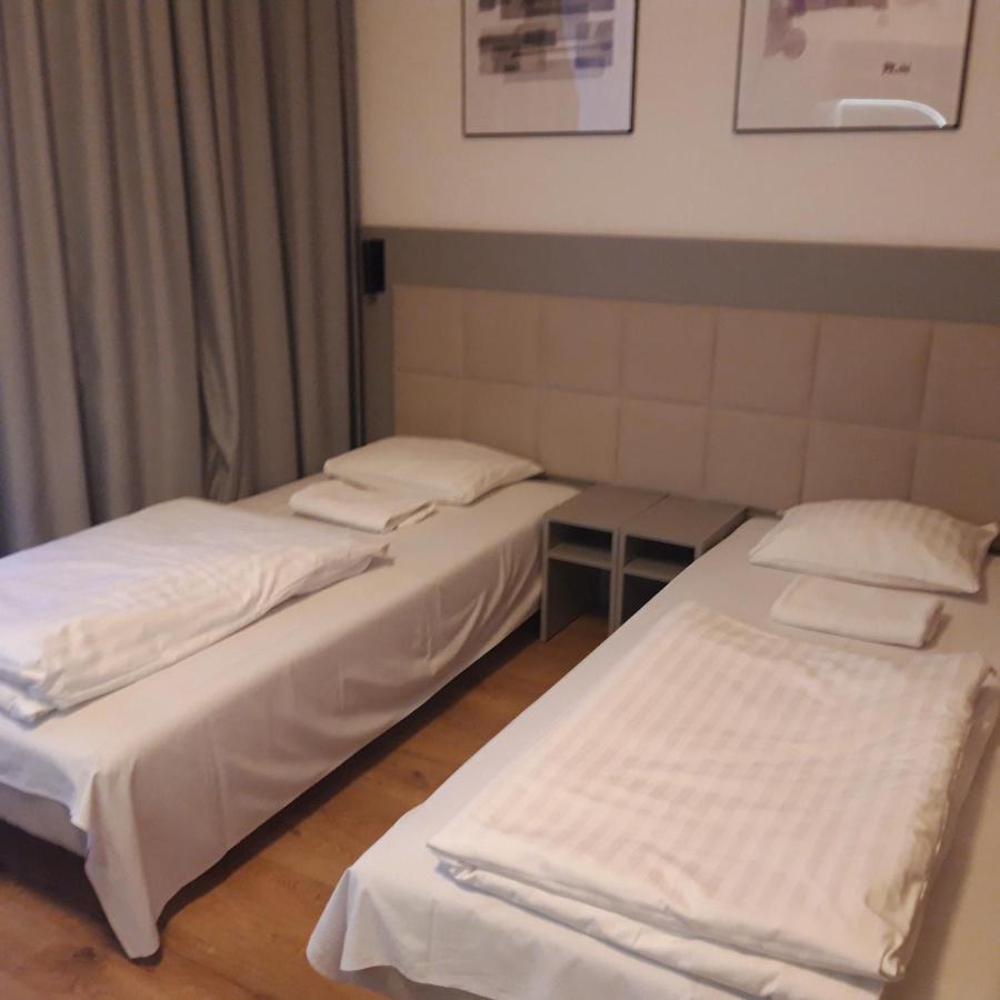 Yaroslav Apartments Варшава Экстерьер фото